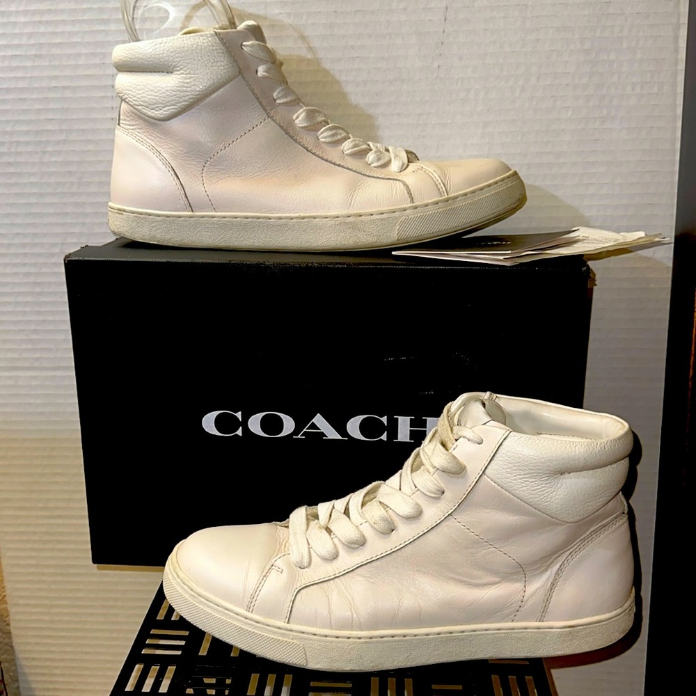 😍SOLD 😍Coach hightop, white leather sneakers 10.5 DSOLD!!
